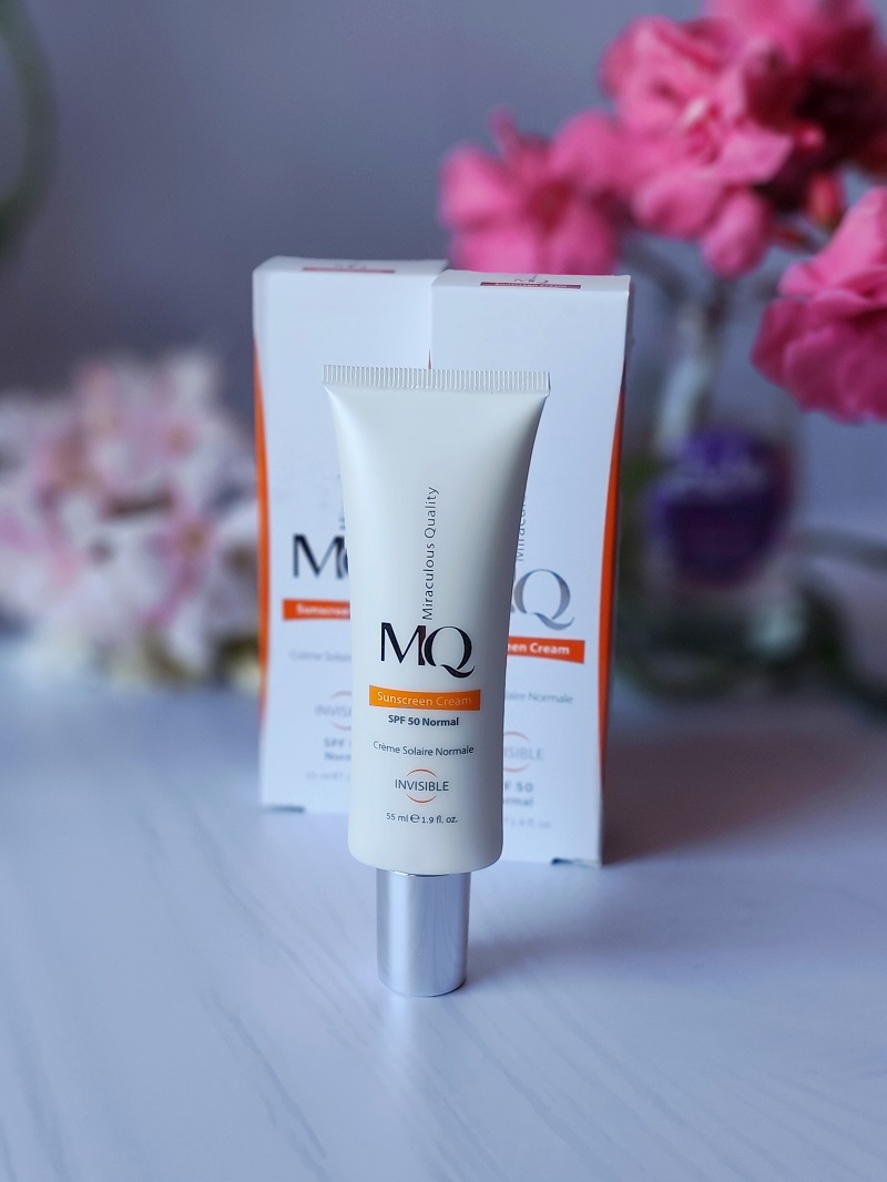 کرم ضد آفتاب بیرنگ امکیو SPF50 مدل Normal 2 کرم ضد آفتاب بیرنگ امکیو SPF50 مدل Normal - Image 2