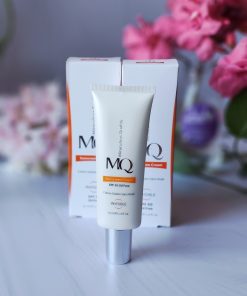 کرم ضد آفتاب بیرنگ امکیو SPF50 مدل Oil Free 5 mq oil free invisible spf50 sunscreen cream 5